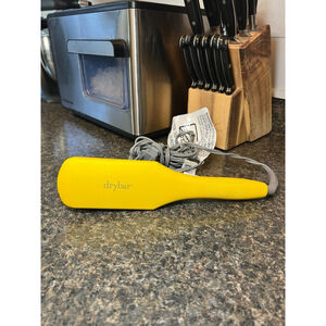 Drybar The Brush Crush Heated Straightening Brush